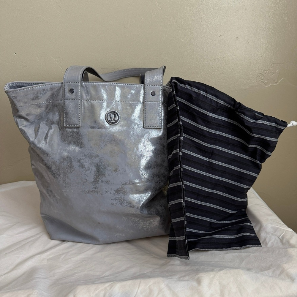 Lululemon‎ Mantra Tote Early Blue and Deep Coal Reversible Carry All Yoga Matt